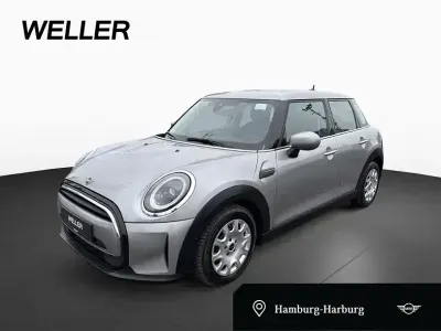 Używany Mini Cooper Essential 136 KM (100 kW) 2023 Srebrny Hatchback