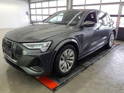 Gebraucht Audi e-tron Ambiente 369 kW (503 PS) 2022 Daytonagrau perleffekt SUV