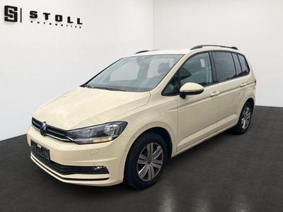 Beige Gebraucht 2024 VW Touran Trendline Van / Kleinbus | 30.990 € (Fairer Preis)