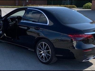 Schwarz Gebraucht 2020 Mercedes E220 AMG line Limousine | 33.990 € (Teuer)