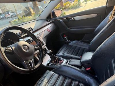 Gebraucht VW Passat Trendline 122 PS (89 kW) 2011 Blau Limousine