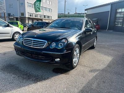 Usata Mercedes C200 122 CV (89 kW) 2004 Nero Station wagon