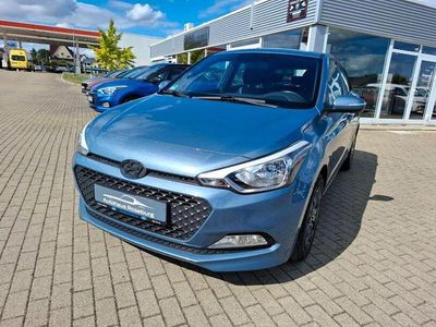 Gebraucht Hyundai i20 Edition 84 PS (61 kW) 2017 Blau Kleinwagen