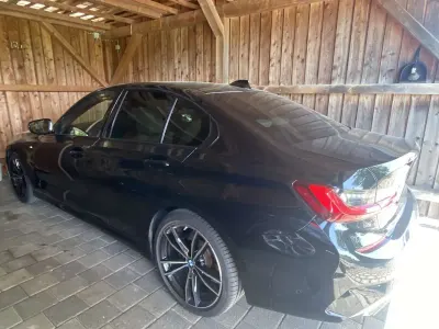 Gebraucht BMW 320 190 PS (139 kW) 2022 Schwarz Limousine