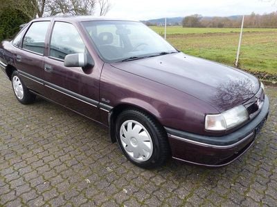 Begagnad Opel Vectra 90 HK (66 kW) 1993 Lila Sedan