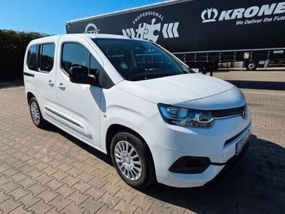Weiß Gebraucht 2022 Toyota Proace City City Van / Kleinbus | 10.824 €