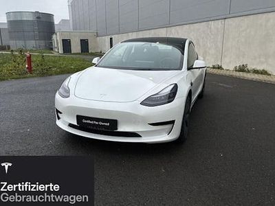 Weiß Gebraucht 2021 Tesla Model 3 Standard Range Limousine | 26.800 € (Fairer Preis)