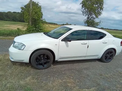 Gebraucht Dodge Avenger SE 156 PS (114 kW) 2008 Weiß Limousine