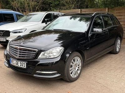 Gebraucht Mercedes C180 Elegance 156 PS (114 kW) 2013 Schwarz Limousine