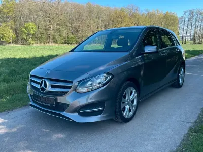 Gebraucht Mercedes B180 109 PS (80 kW) 2017 Grau Kleinwagen
