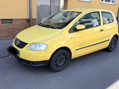Gebraucht VW Fox 54 PS (39 kW) 2006 Gelb Kleinwagen