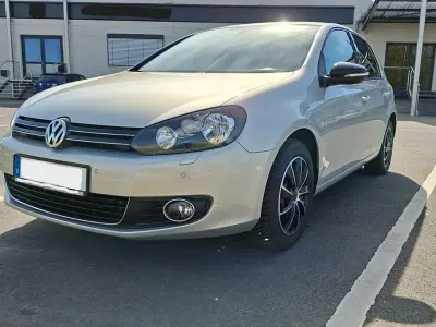 Gebraucht VW Golf VII Style 105 PS (77 kW) 2012 Silber Limousine