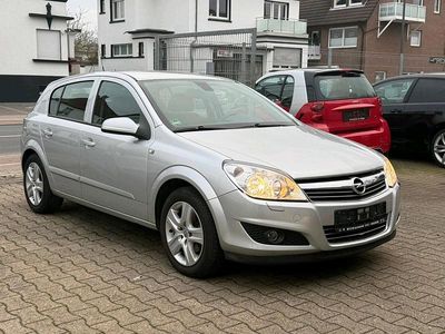 Argon silber/ice silver (m2) Gebraucht 2009 Opel Astra Edition Limousine | 3.450 € (Etwas zu teuer)