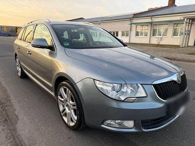 Gebraucht Skoda Superb 160 PS (117 kW) 2010 Blau Kombi