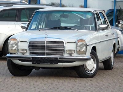 Gebraucht Mercedes 200/8 95 PS (69 kW) 1975 Weiß Limousine