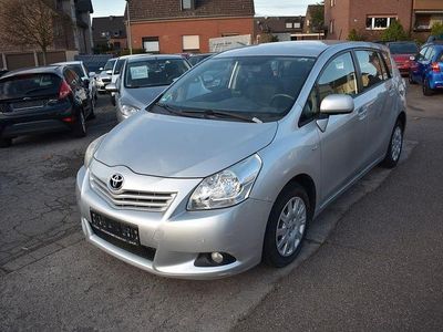 Gebraucht Toyota Verso Life 147 PS (108 kW) 2012 Silber Van / Kleinbus