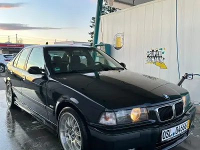Gebraucht BMW 320 M Sport 150 PS (110 kW) 1996 Schwarz Limousine