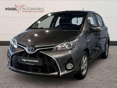 Grau Gebraucht 2016 Toyota Yaris Hybrid Edition-S Kleinwagen | 13.870 € (Fairer Preis)