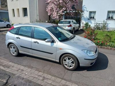 Usado Ford Focus Trend 116 HP (85 kW) 2004 Prateado Sedan