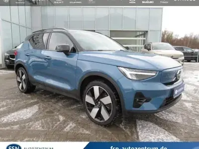 Usata Volvo EX40 Ultimate 300 kW (408 CV) 2023 Blu SUV