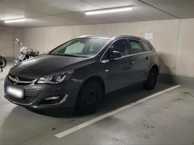Gebraucht Opel Astra Active 170 PS (125 kW) 2013 Grau Kombi