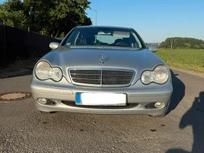 Gebraucht Mercedes C180 143 PS (105 kW) 2003 Silber Limousine