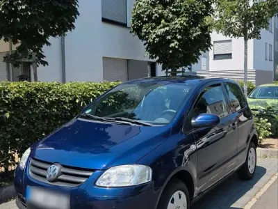 Gebraucht VW Fox 54 PS (39 kW) 2006 Blau Kleinwagen