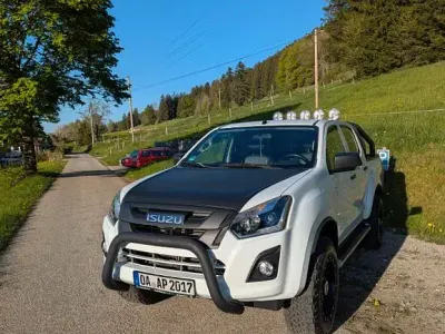Second-hand Isuzu D-Max 163 CP (119 kW) 2017 Alb Pickup
