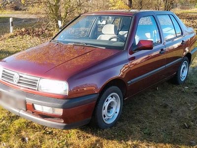 Gebraucht VW Vento 75 PS (55 kW) 1992 Rot Limousine