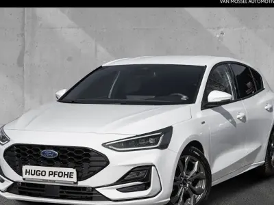 Gebraucht Ford Focus ST-Line X 116 PS (85 kW) 2024 Frozen white uni Limousine
