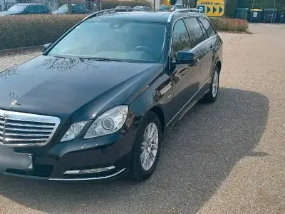 Gebraucht Mercedes E250 204 PS (150 kW) 2010 Schwarz Kombi