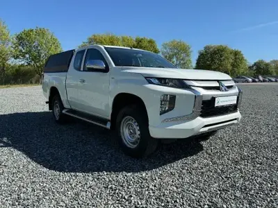 Gebraucht Mitsubishi L200 Basis 150 PS (110 kW) 2020 Weiß Pickup