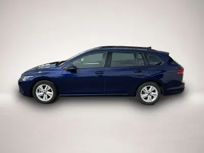 Gebraucht VW Golf VIII Life 150 PS (110 kW) 2023 Blau Kombi