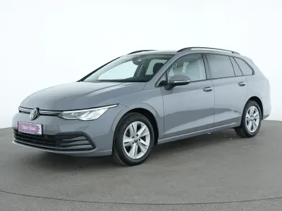 Gebraucht VW Golf VIII Life 110 PS (80 kW) 2024 Mondsteingrau Kombi