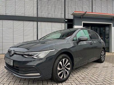 Gebraucht VW Golf VIII Active 150 PS (110 kW) 2021 Grau Limousine