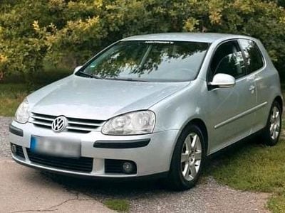 Second-hand VW Golf IV Sportline 150 CP (110 kW) 2004 Gri Berlinǎ
