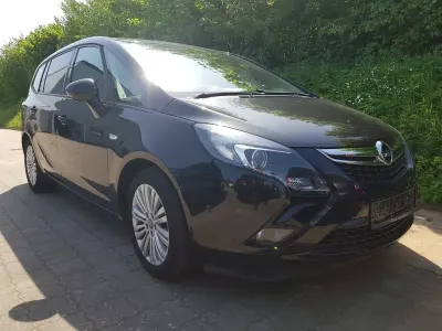 Gebraucht Opel Zafira Tourer Edition 140 PS (102 kW) 2016 Schwarz Van / Kleinbus
