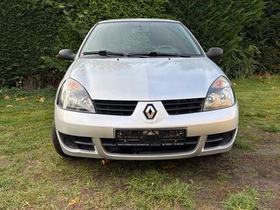 Gebraucht Renault Clio II Campus 58 PS (42 kW) 2009 Silber Limousine