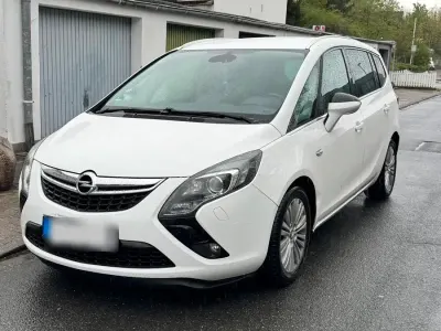Begagnad Opel Zafira 165 HK (121 kW) 2015 Vit Minibuss