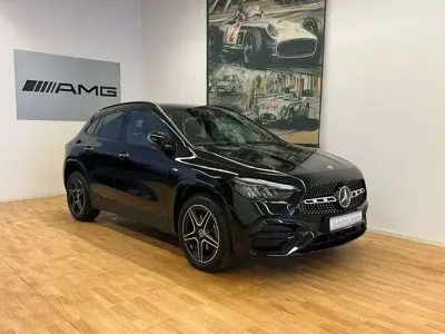 Gebraucht Mercedes GLA250 AMG line 163 PS (119 kW) 2025 Kosmosschwarz  metalliclack SUV