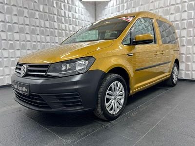 Gebraucht VW Caddy Trendline 125 PS (91 kW) 2016 Gelb Van / Kleinbus