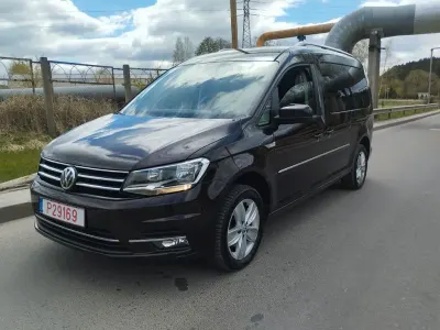 Second-hand VW Caddy Maxi 110 CP (80 kW) 2018 Roșu Monovolum
