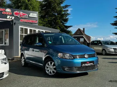 Gebraucht VW Touran Cup 105 PS (77 kW) 2014 Blau Van / Kleinbus