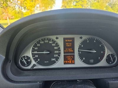 Mercedes B200