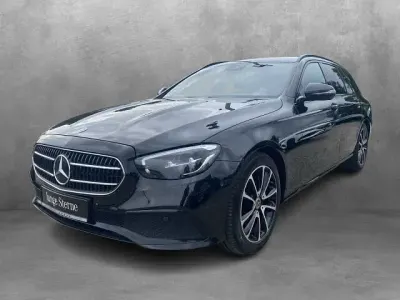 Gebraucht Mercedes E220 Night 200 PS (147 kW) 2022 Obsidianschwarz metallic Kombi