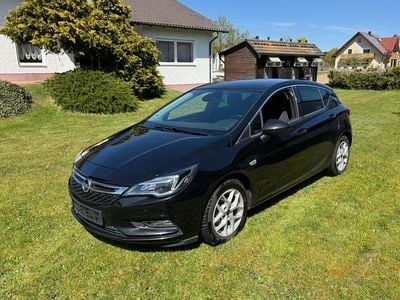 Używany Opel Astra Ultimate 150 KM (110 kW) 2019 Czarny Sedan/Limuzyna