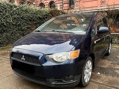 Gebraucht Mitsubishi Colt Invite 95 PS (69 kW) 2011 Blau Kleinwagen