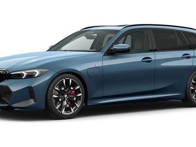 Blau Gebraucht 2025 BMW 330e Comfort Edition Kombi | 54.640 € (Fairer Preis)