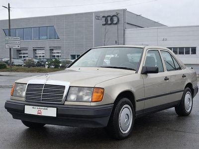 Gebraucht Mercedes E260 160 PS (117 kW) 1988 Silber Limousine