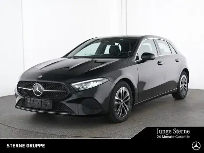 Gebraucht Mercedes A200 Advanced 150 PS (110 kW) 2025 Lack kosmosschwarz Limousine